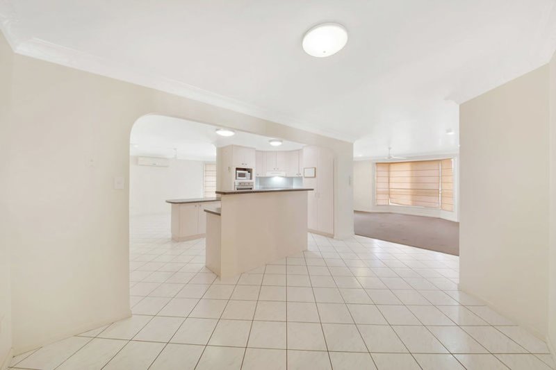 Photo - 6 Selwyn Close, Telina QLD 4680 - Image 6