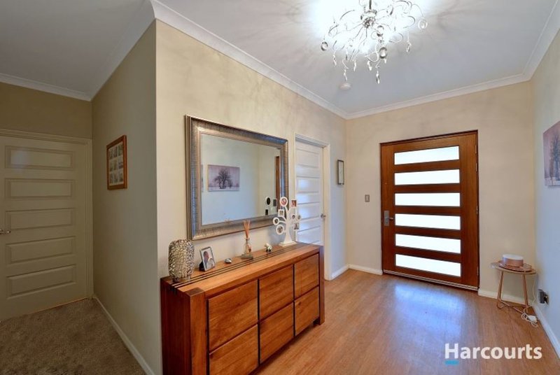 Photo - 6 Senecio Way, Halls Head WA 6210 - Image 3