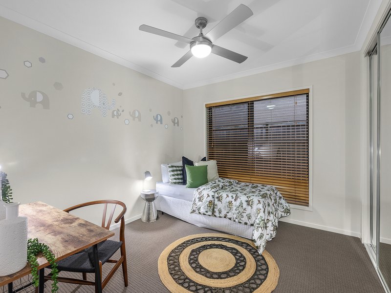 Photo - 6 Serenity Street, South Ripley QLD 4306 - Image 17