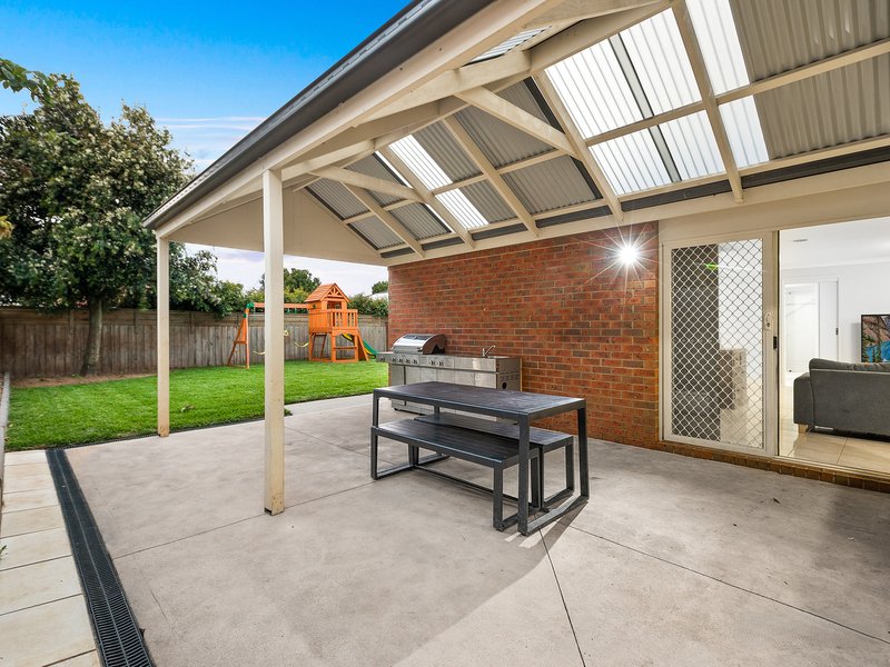 Photo - 6 Serrata Street, Cranbourne West VIC 3977 - Image 12