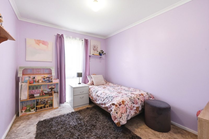 Photo - 6 Sheepfold Court, Melton West VIC 3337 - Image 9