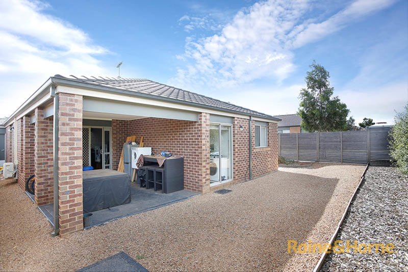 Photo - 6 Sherford Way, Melton South VIC 3338 - Image 7