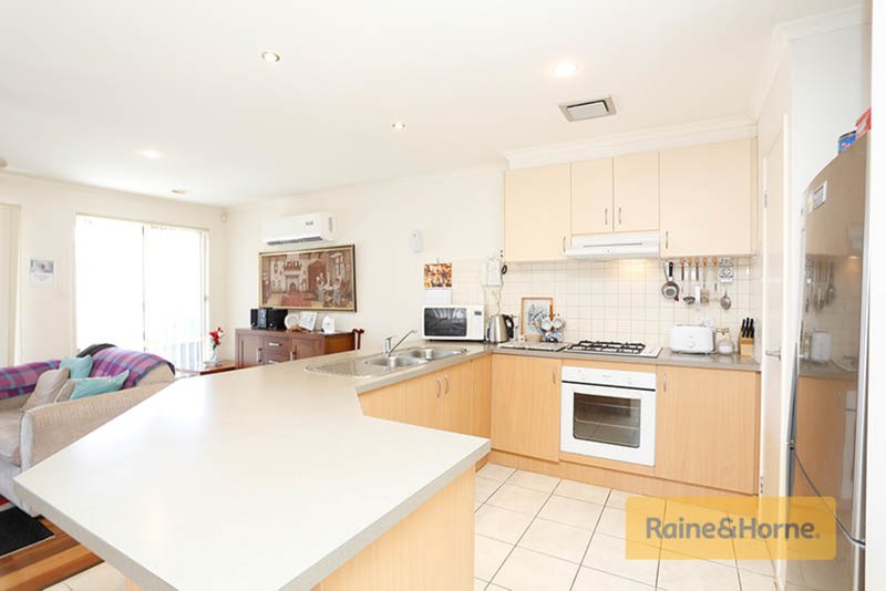 Photo - 6 Sherwood Place, Melton West VIC 3337 - Image 2