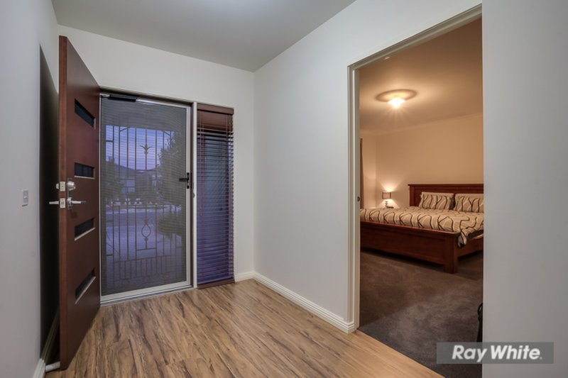 Photo - 6 Sherwood Street, Tarneit VIC 3029 - Image 3