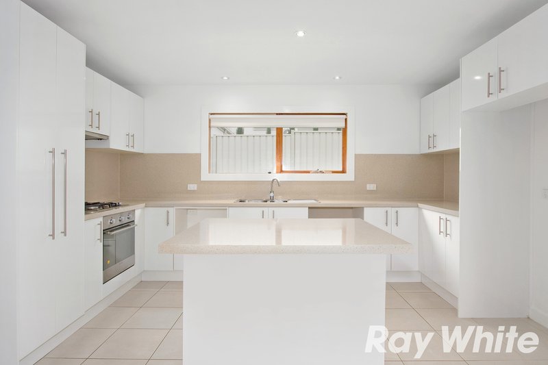 Photo - 6 Shoalhaven Drive, Caroline Springs VIC 3023 - Image 3