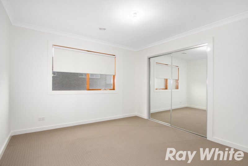 Photo - 6 Shoalhaven Drive, Caroline Springs VIC 3023 - Image 15