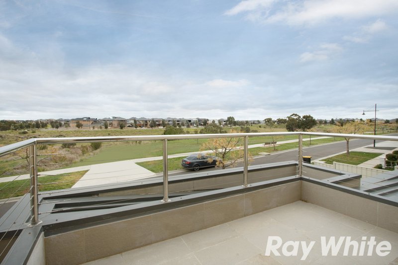 Photo - 6 Shoalhaven Drive, Caroline Springs VIC 3023 - Image 16