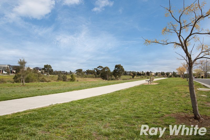 Photo - 6 Shoalhaven Drive, Caroline Springs VIC 3023 - Image 19