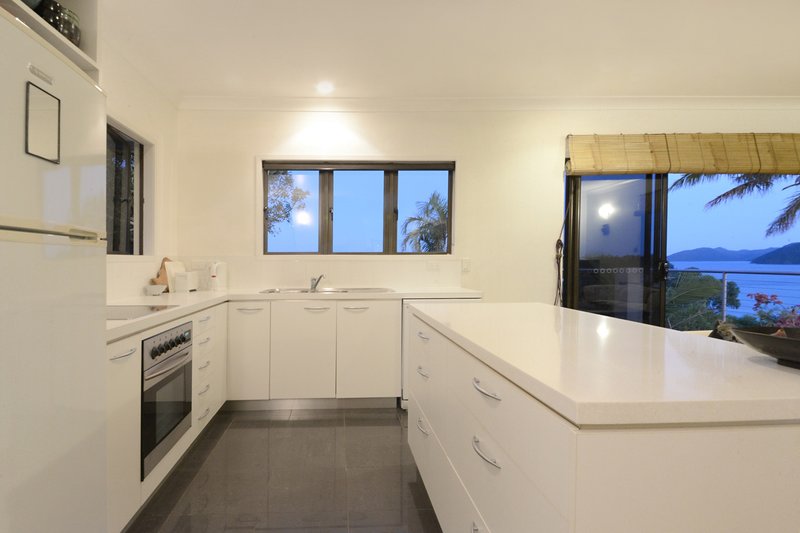 Photo - 6 Shutehaven Close, Shute Harbour QLD 4802 - Image 7