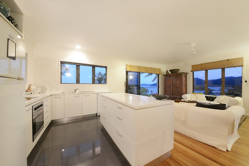 Photo - 6 Shutehaven Close, Shute Harbour QLD 4802 - Image 8