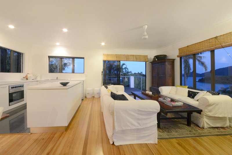 Photo - 6 Shutehaven Close, Shute Harbour QLD 4802 - Image 9