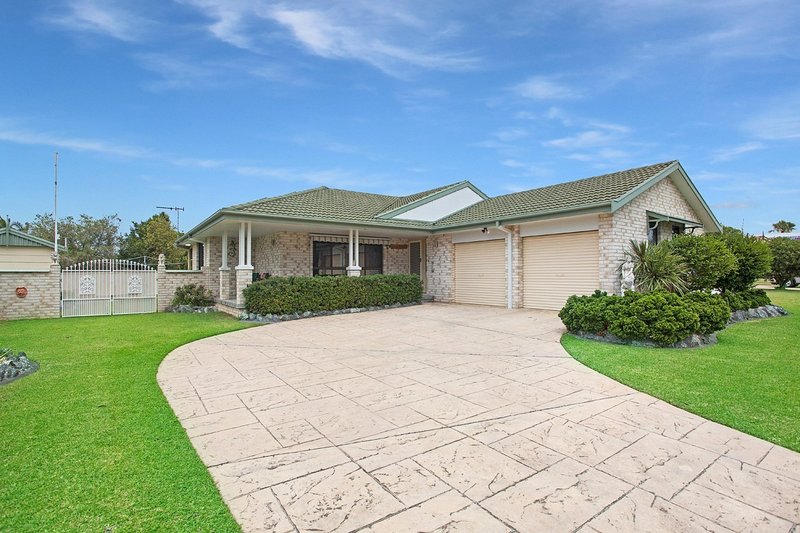 6 Silky Ash Close, Old Bar NSW 2430