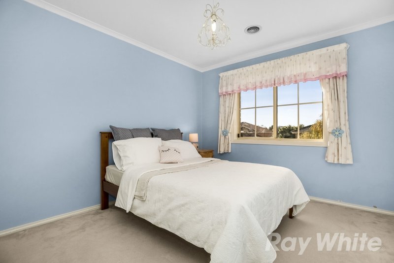 Photo - 6 Silverwood Way, Glen Waverley VIC 3150 - Image 9