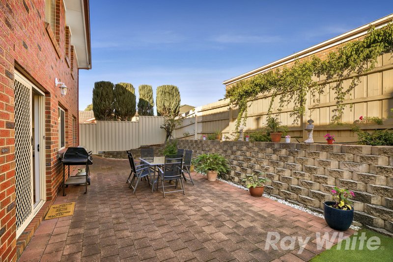 Photo - 6 Silverwood Way, Glen Waverley VIC 3150 - Image 10