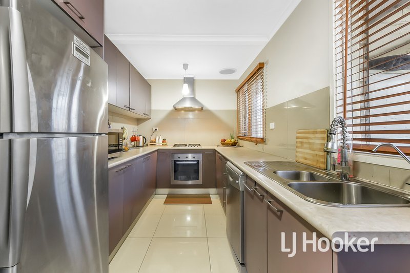 Photo - 6 Sinclair Court, Hampton Park VIC 3976 - Image 2