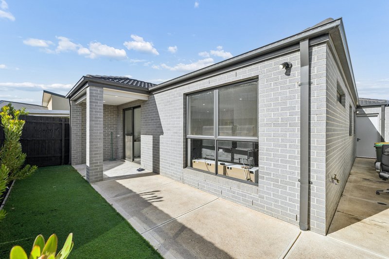Photo - 6 Sinopia Street, Tarneit VIC 3029 - Image 13