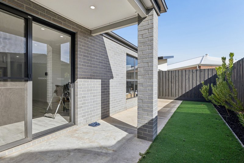 Photo - 6 Sinopia Street, Tarneit VIC 3029 - Image 14