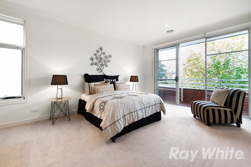 Photo - 6 Sir Kenneth Luke Boulevard, Mulgrave VIC 3170 - Image 8