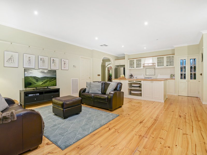 Photo - 6 Skipperstone Glen, Narre Warren South VIC 3805 - Image 9