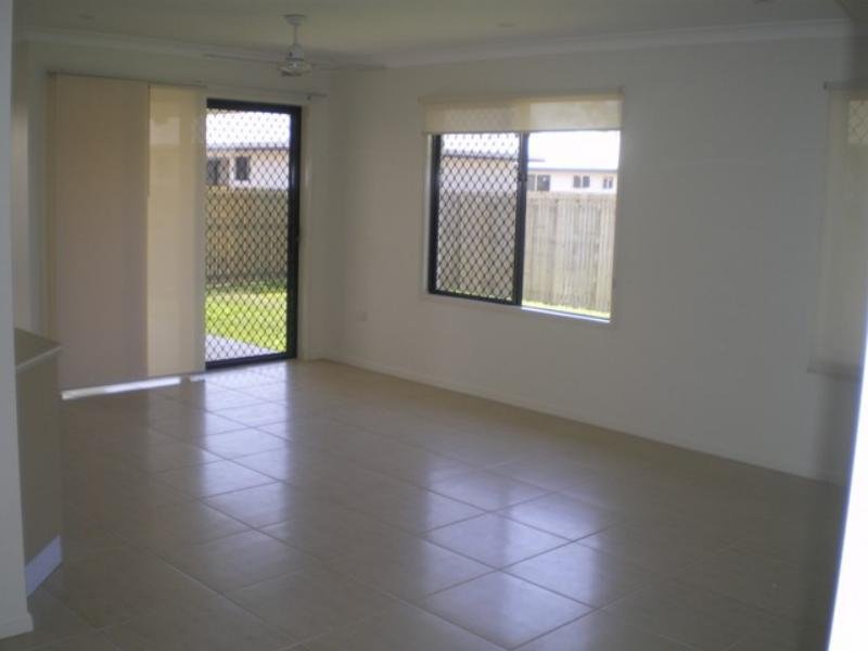 Photo - 6 Skylark Place, Kelso QLD 4815 - Image 4