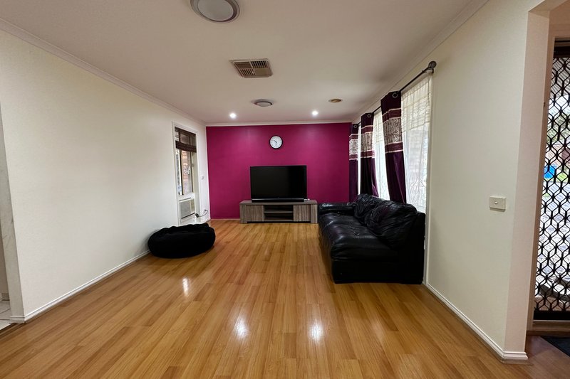 Photo - 6 Slessor Avenue, Lynbrook VIC 3975 - Image 2