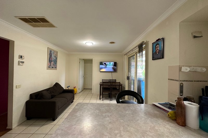Photo - 6 Slessor Avenue, Lynbrook VIC 3975 - Image 4