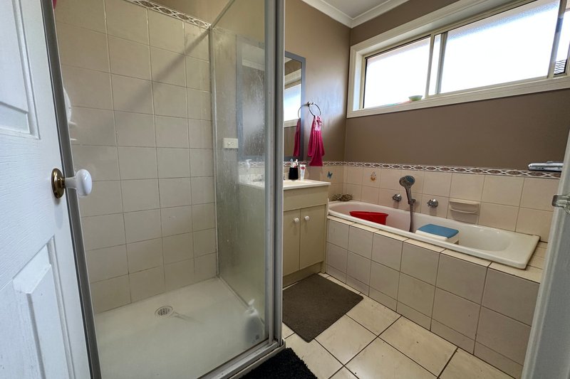Photo - 6 Slessor Avenue, Lynbrook VIC 3975 - Image 11