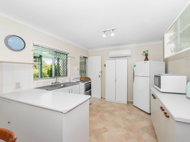 Photo - 6 Snell Street, Camp Hill QLD 4152 - Image 3