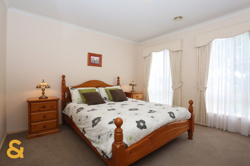 Photo - 6 Spence Avenue, Roxburgh Park VIC 3064 - Image 7