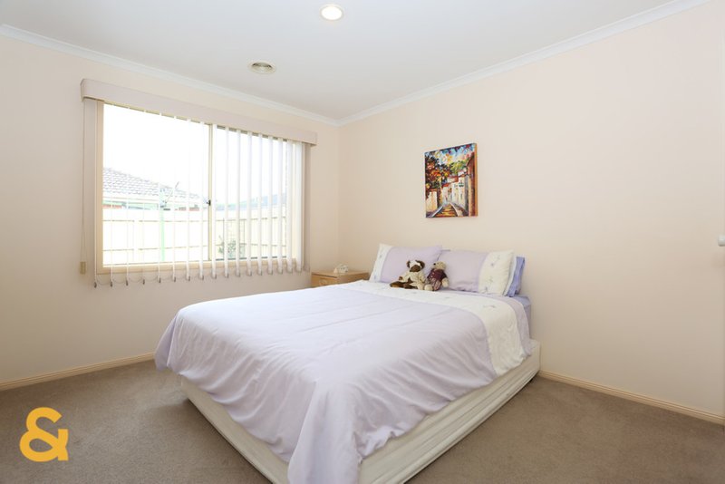 Photo - 6 Spence Avenue, Roxburgh Park VIC 3064 - Image 9