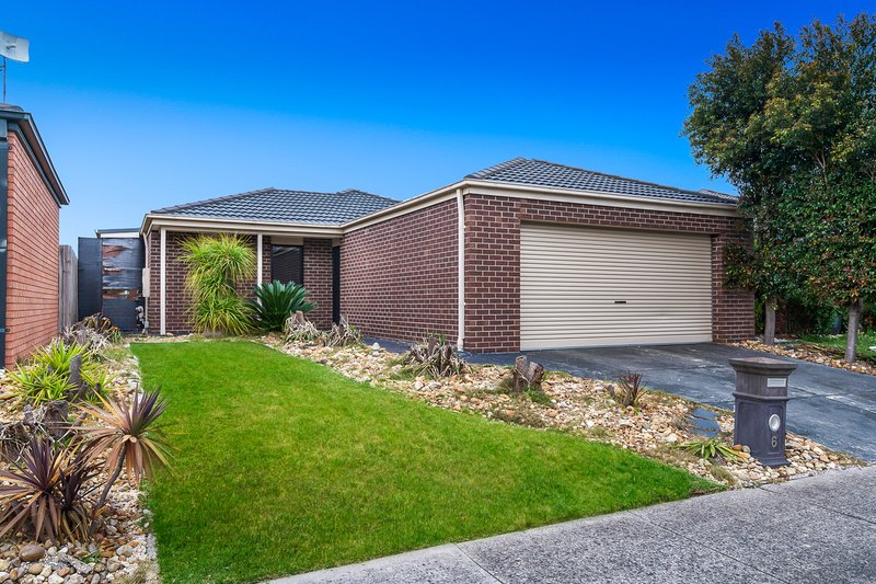 6 Spinebill Court, Pakenham VIC 3810