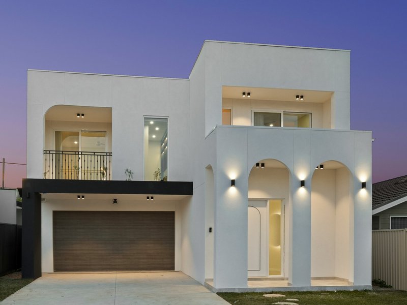 Photo - 6 Split Close, Prestons NSW 2170 - Image 1