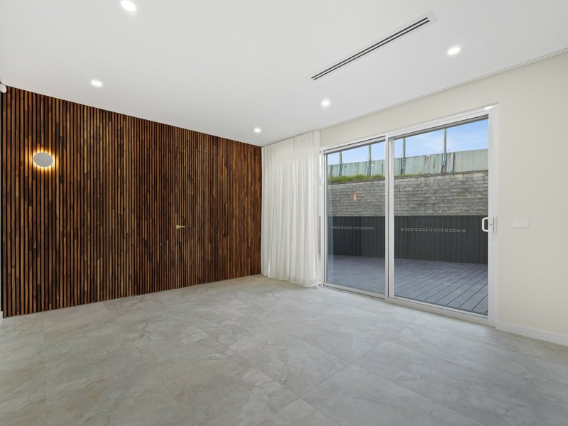 Photo - 6 Split Close, Prestons NSW 2170 - Image 3