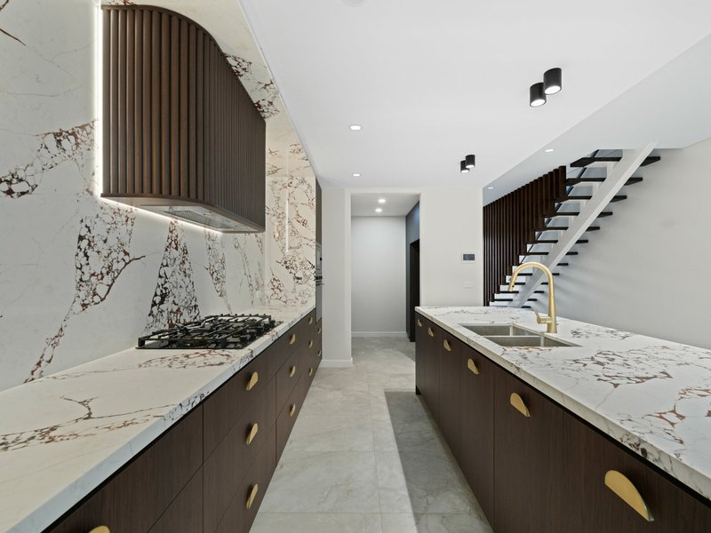 Photo - 6 Split Close, Prestons NSW 2170 - Image 5