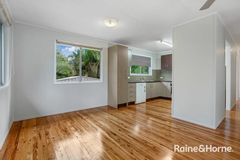 Photo - 6 Squire Street, Toolooa QLD 4680 - Image 4