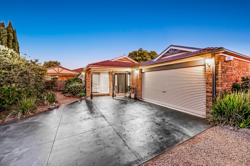 6 St Cloud Court, Cranbourne North VIC 3977