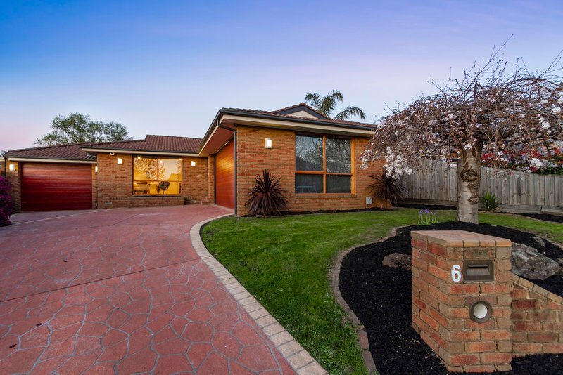 6 St Helena Place, Rowville VIC 3178