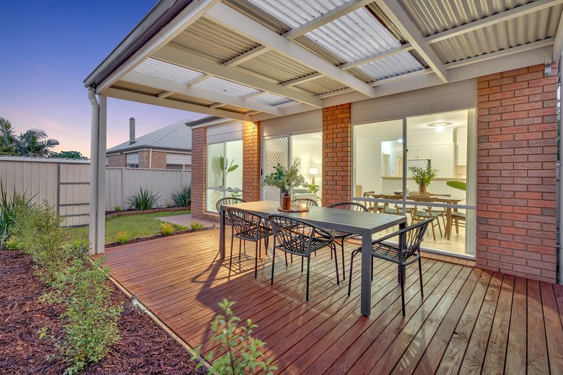 Photo - 6 St Ives Place, Craigieburn VIC 3064 - Image 14