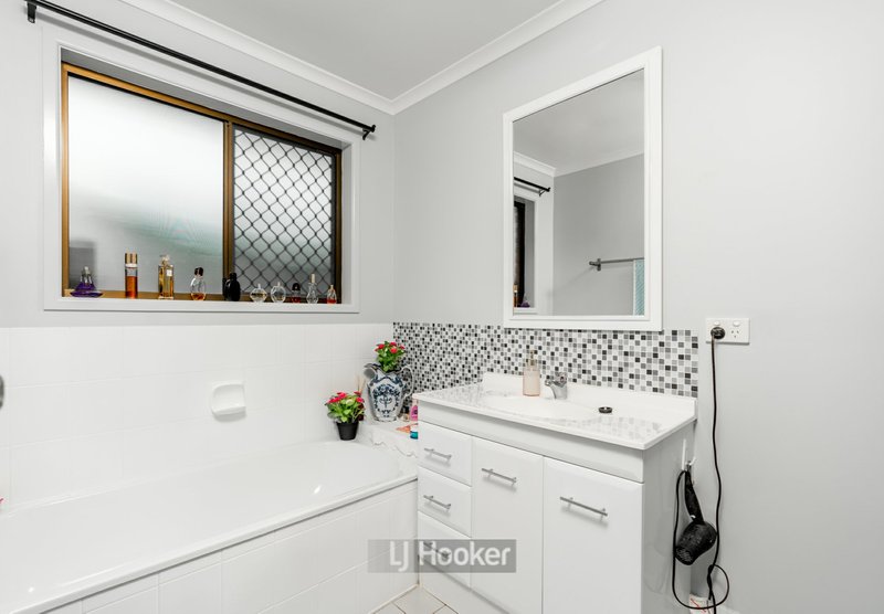 Photo - 6 St Johns Way, Boronia Heights QLD 4124 - Image 7