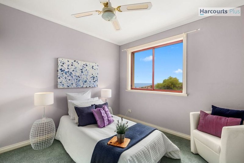 Photo - 6 St Vincents Avenue, Hallett Cove SA 5158 - Image 12