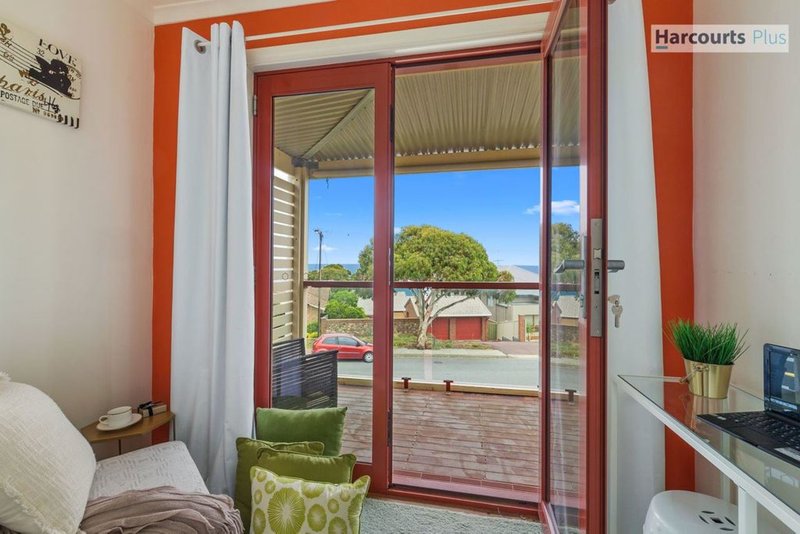 Photo - 6 St Vincents Avenue, Hallett Cove SA 5158 - Image 16