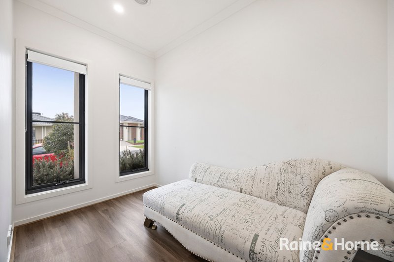 Photo - 6 Stacey Parade, Mount Cottrell VIC 3024 - Image 2