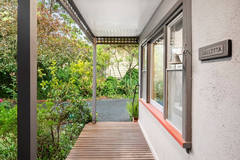 Photo - 6 Stanley Avenue, Eltham VIC 3095 - Image 2