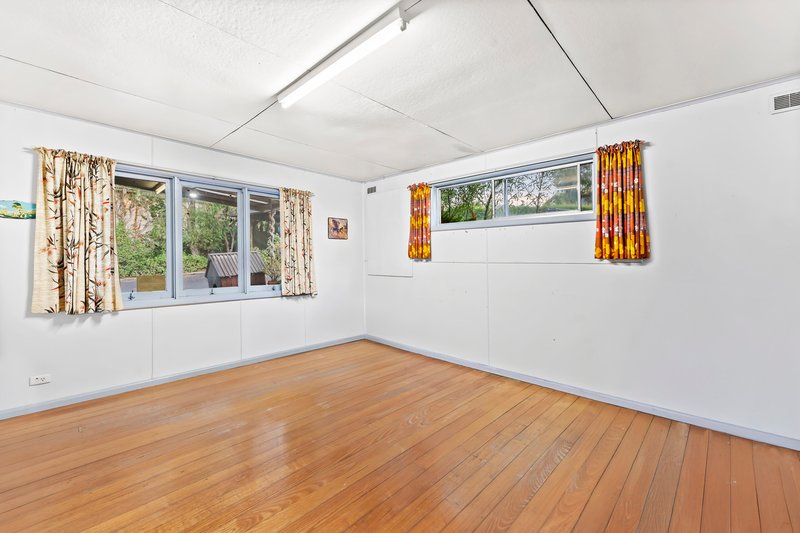 Photo - 6 Stanley Avenue, Eltham VIC 3095 - Image 8