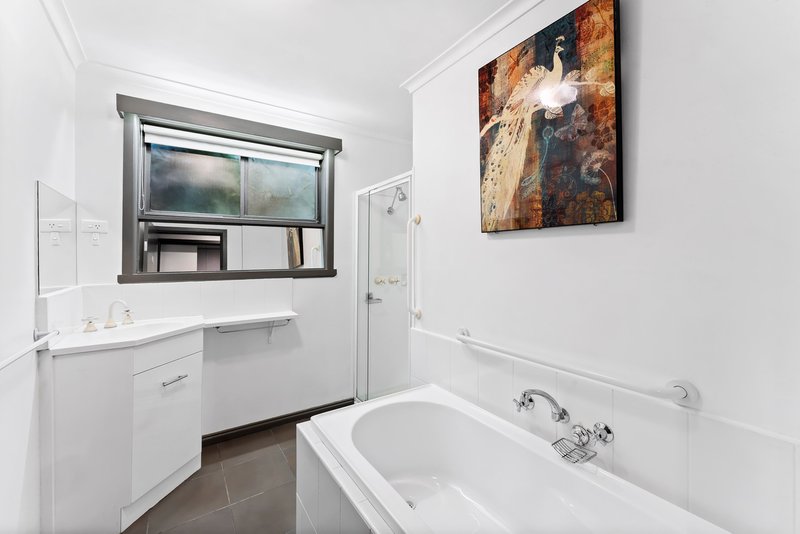 Photo - 6 Stanley Avenue, Eltham VIC 3095 - Image 9