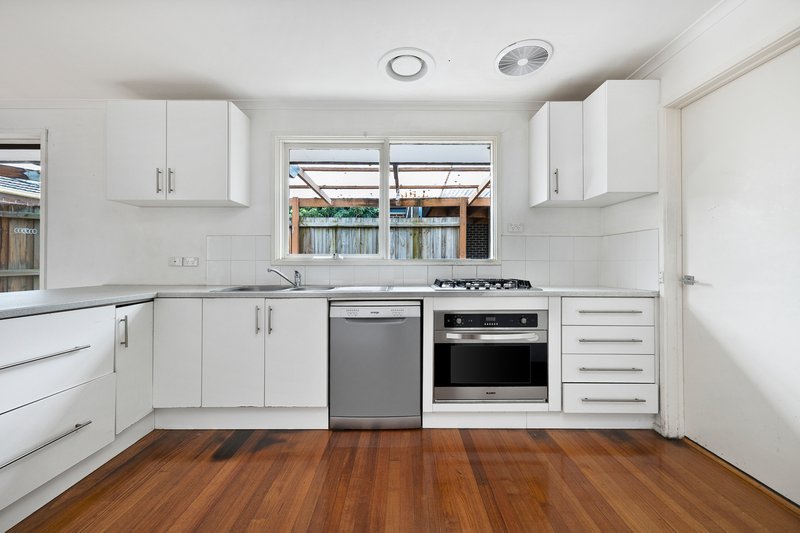 Photo - 6 Stanley Street, Cranbourne VIC 3977 - Image 2