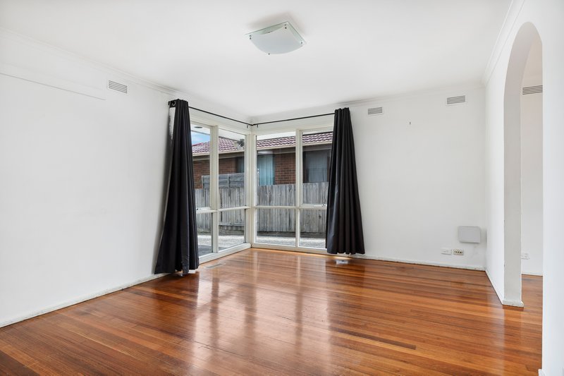 Photo - 6 Stanley Street, Cranbourne VIC 3977 - Image 4