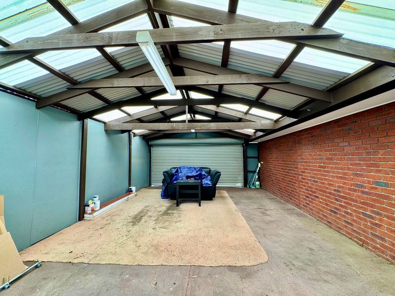 Photo - 6 Steamtrain Close, Sydenham VIC 3037 - Image 14