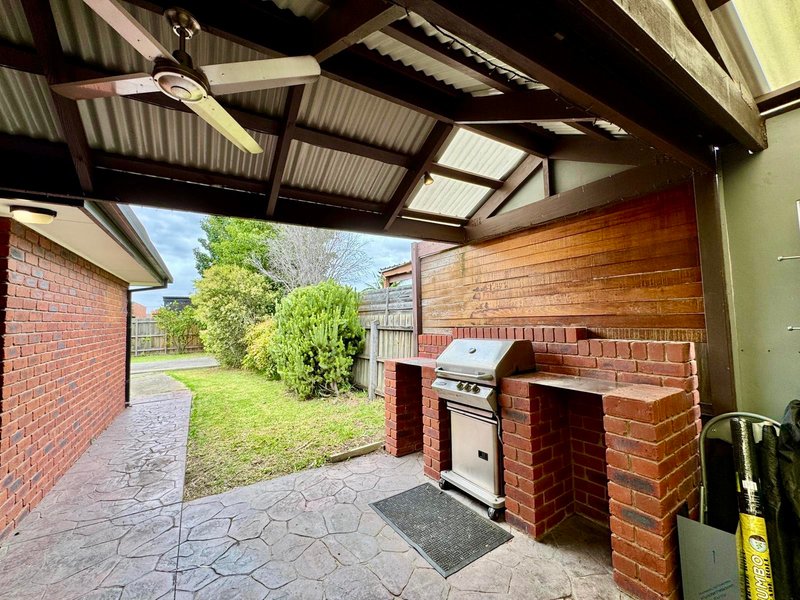 Photo - 6 Steamtrain Close, Sydenham VIC 3037 - Image 15