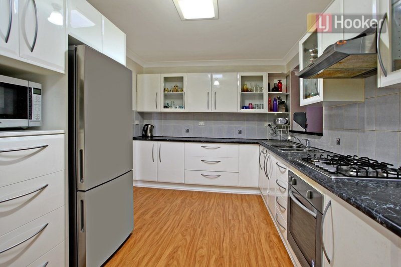 Photo - 6 Stedham Grove, Oakhurst NSW 2761 - Image 2
